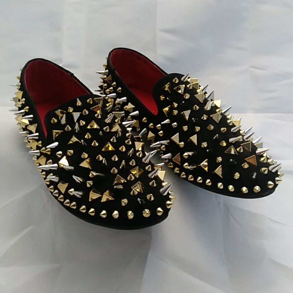 One pair brand new Azalea Wang studded flats